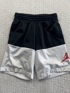 Jordan Youth Mesh Basketball Shorts Size M (10-12Y) Black / White w/ Red Logo**